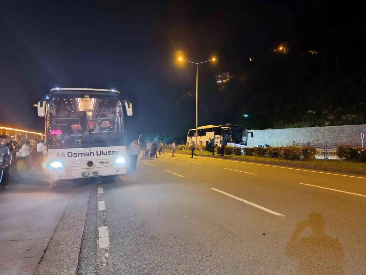 Rize\'de Otobüs Kazası: 20 Yolcu Sağ Salim