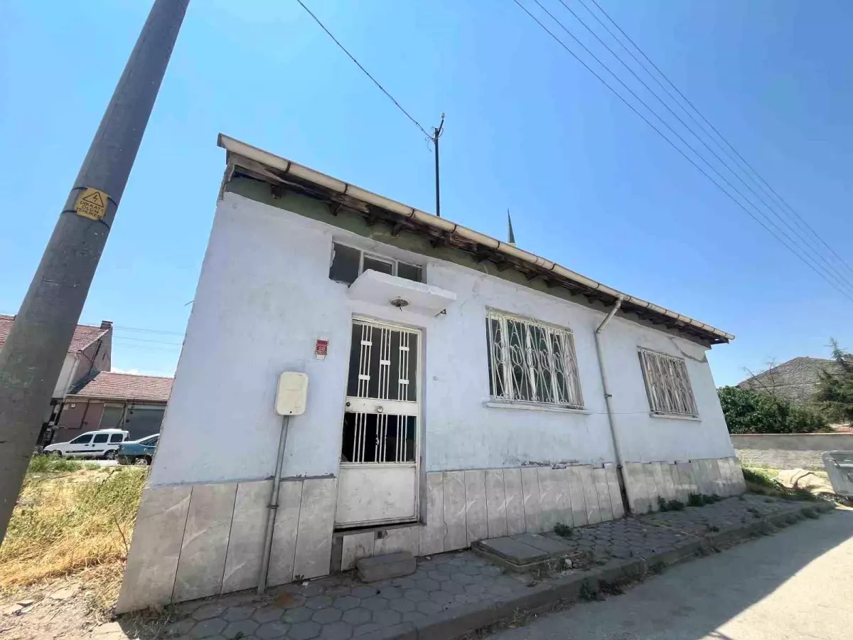 Eskişehir\'de Boş Eve Hırsız Girdi