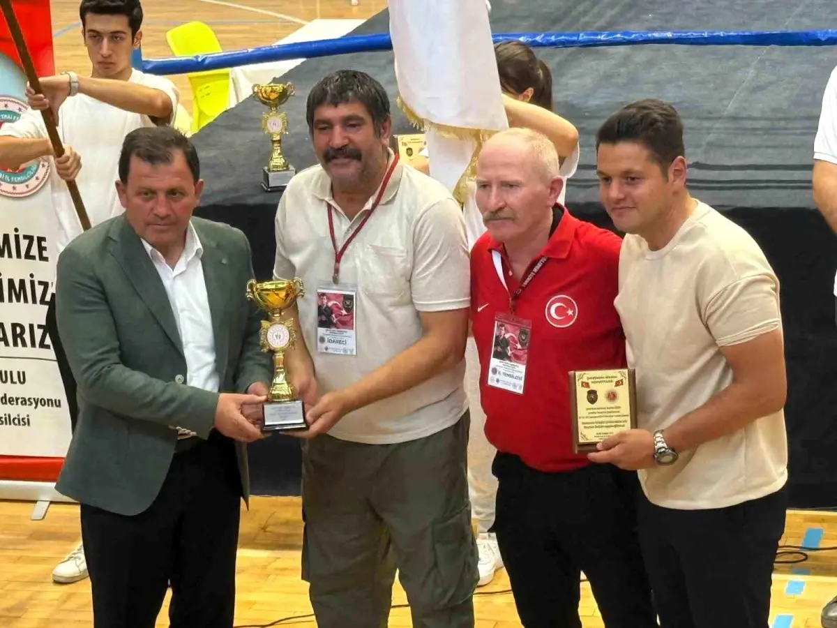 Şehit Özel Harekatçı Bayram Çiçek Çocuklar Muaythai Şampiyonası yapıldı