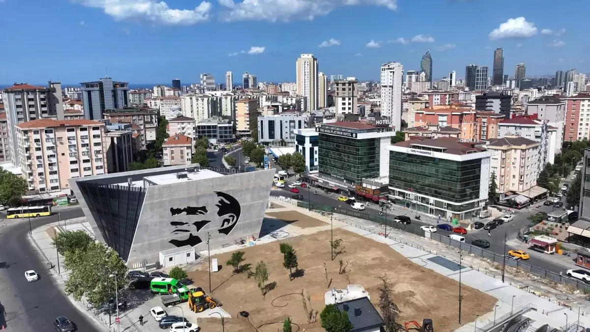 İçerenköy Metro İstasyonu Meydan Çalışmaları Tamamlanıyor