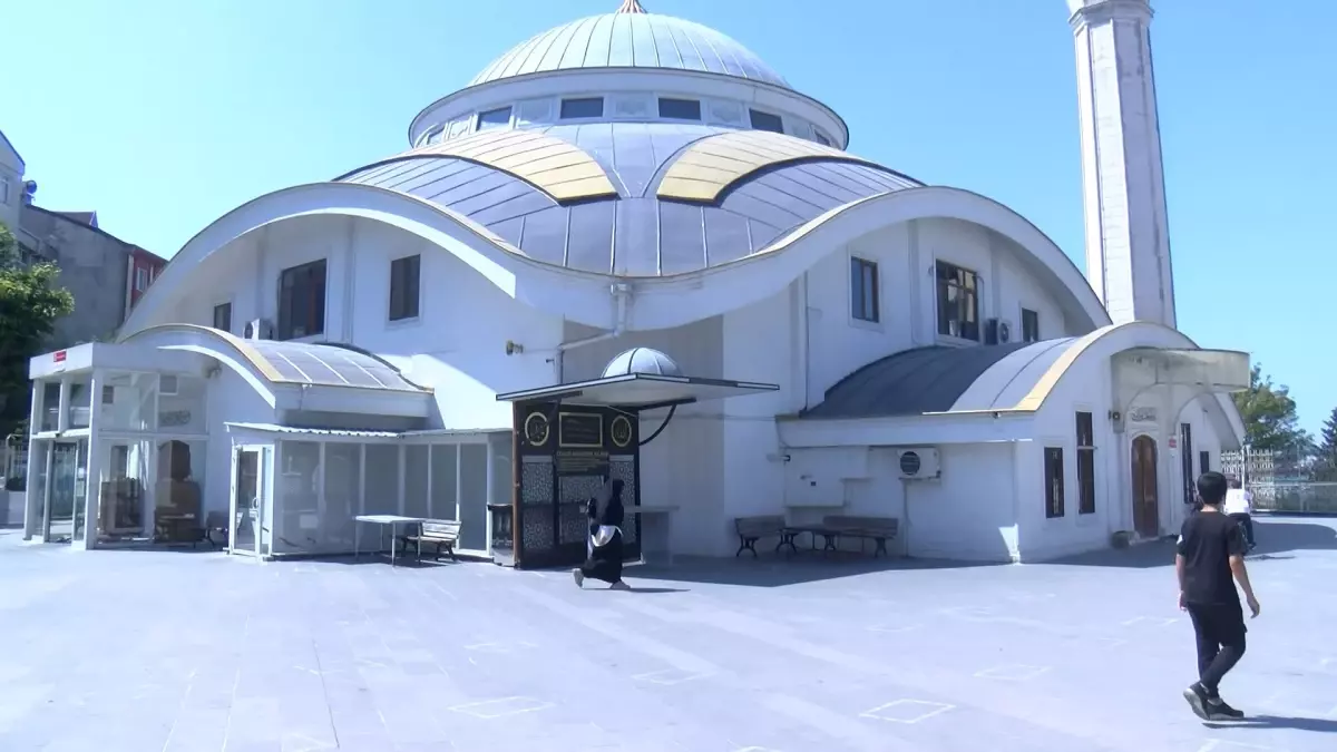 Cami Şadırvanındaki Hırsızlık Şoku