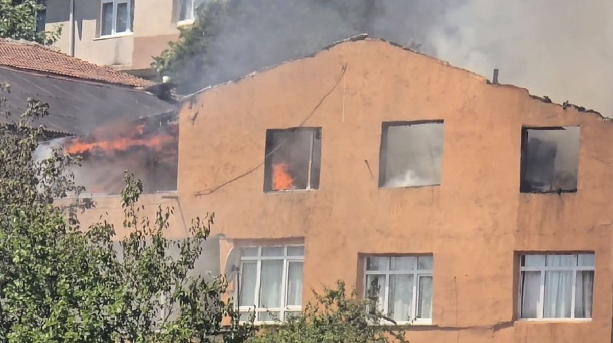 Beykoz\'da Apartman Yangını: 4 Kişi Kurtarıldı