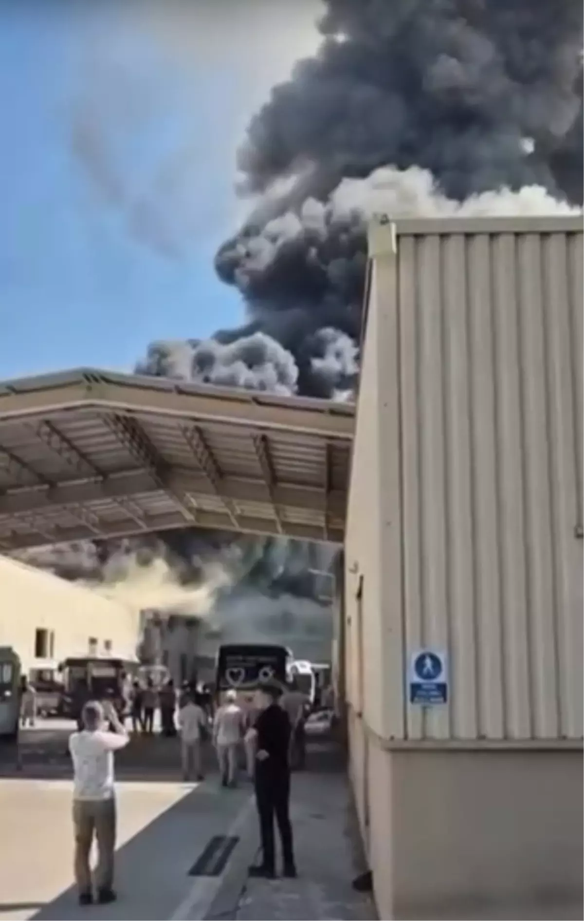 Bursa\'da Otobüs Fabrikasında Yangın