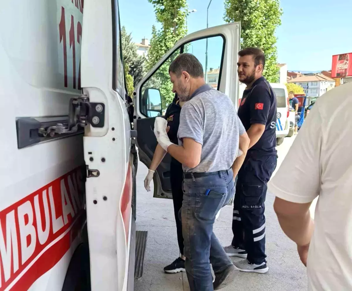 İnegöl\'de Uçurtma Yaparken Yaralandı