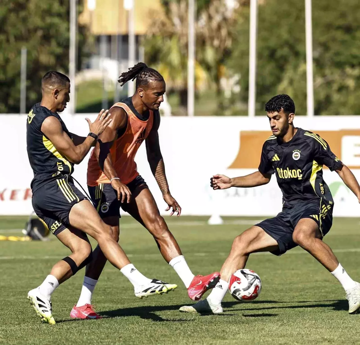 Fenerbahçe, Portekiz\'de Antrenman Yaptı