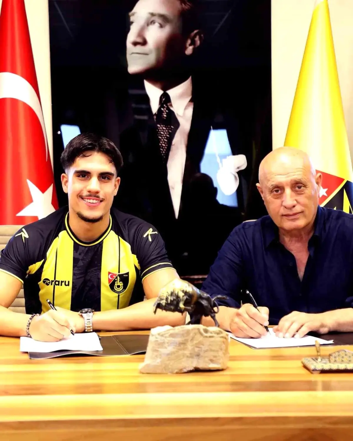 İstanbulspor, İzzet Ali Erdal ile Anlaştı