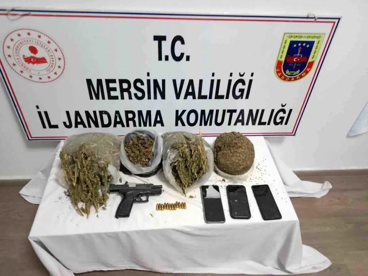 Mersin\'de Uyuşturucu Operasyonu: 4 Gözaltı