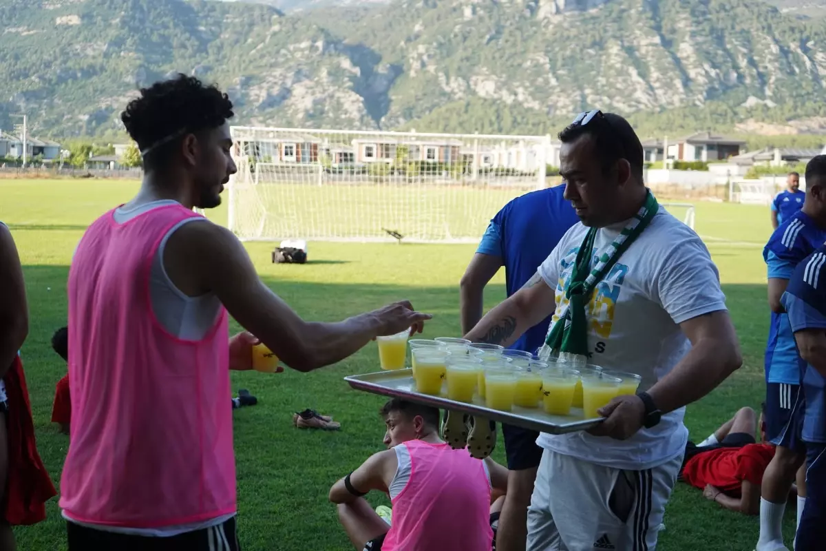 Muğlaspor\'a Gençlerden Moral Ziyareti