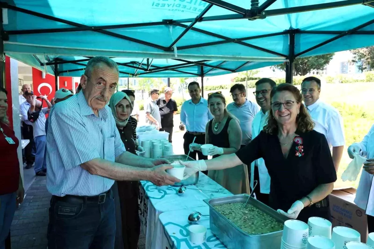 Nilüfer Belediyesi\'nden şehit ve gazi yakınlarına aşure ikramı