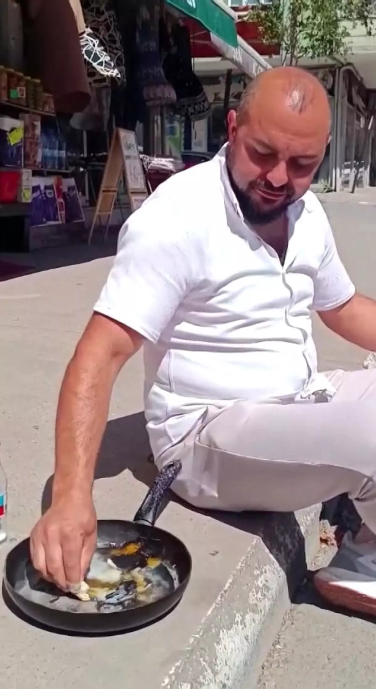 Pendik\'te Sıcak Havada Yumurta Pişirme Deneyi
