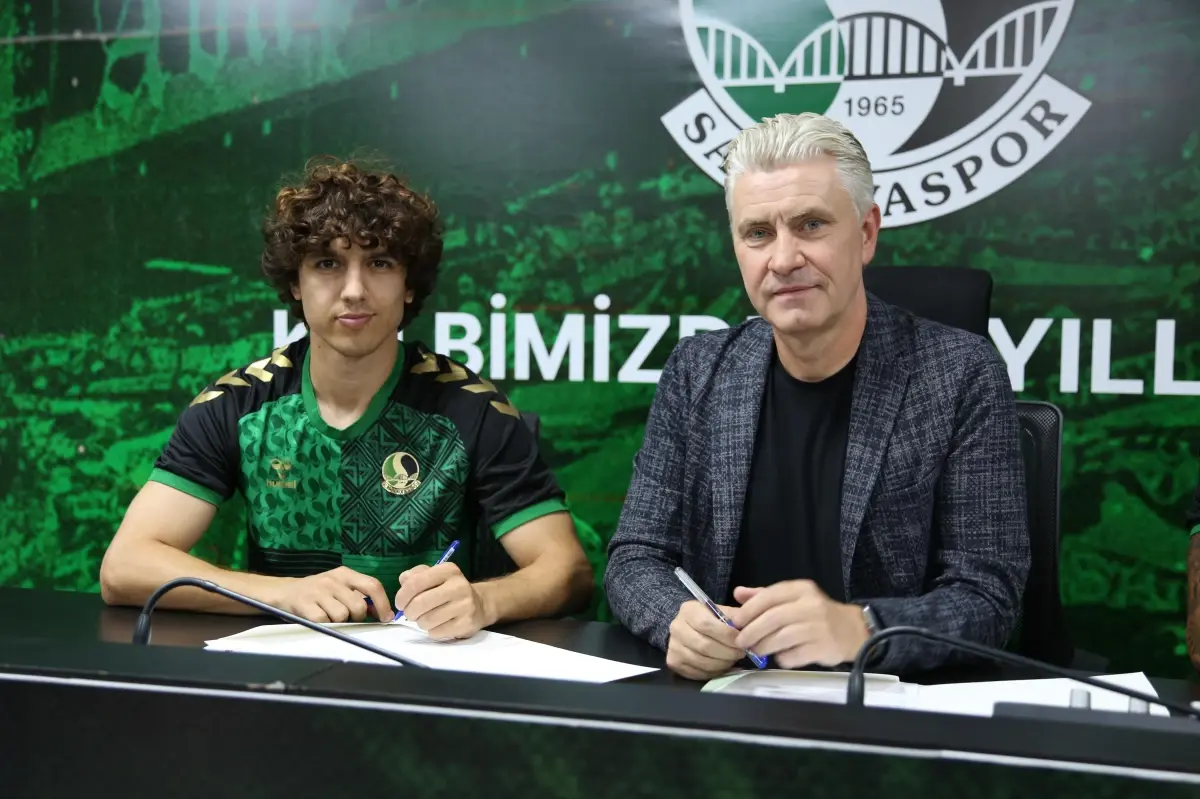 Sakaryaspor\'dan Transfer Hamleleri