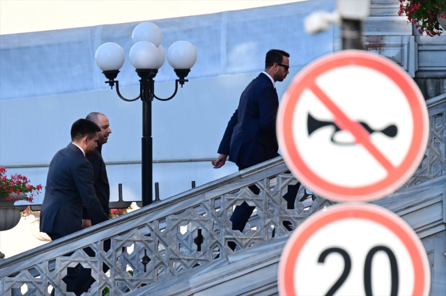 Barış için yine masadalar! İstanbul'da tarihi zirve başladı Barış için yine masadalar! İstanbul'da tarihi zirve başladı