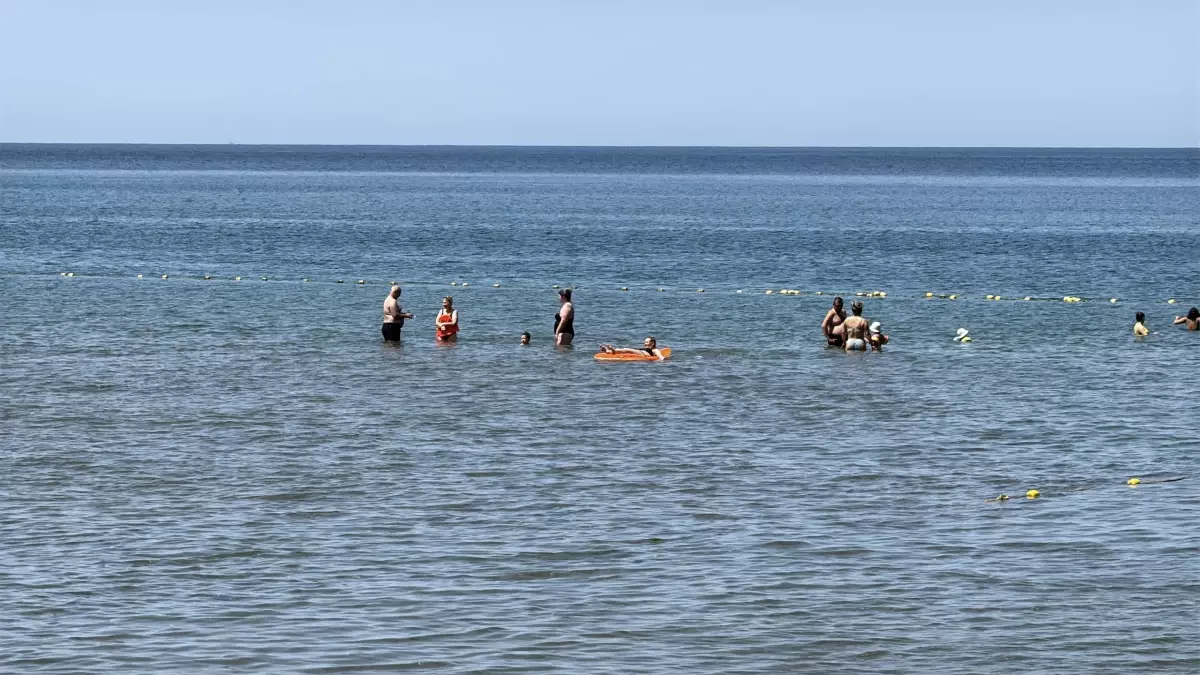 Bartın İnkumu\'nda Deniz Suyu 20 Derece