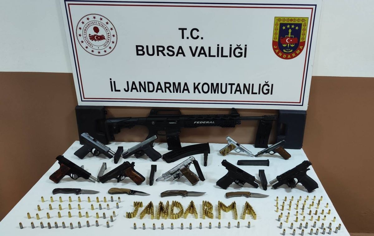 İnegöl\'de Ruhsatsız Silah Operasyonu