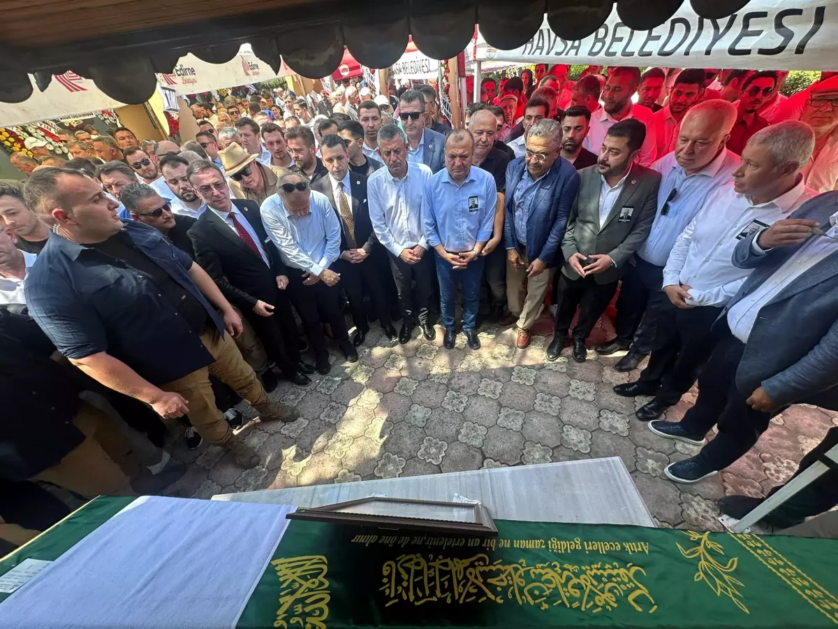 Özgür Özel, Muharrem Aygun\'un Cenazesine Katıldı