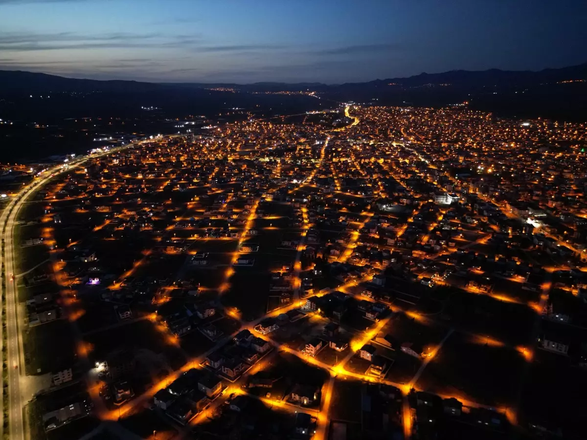 Eber Gölü\'ndeki su çekilmesinin Bolvadin\'i 1 metre çökerttiği bilimsel olarak kanıtlandı