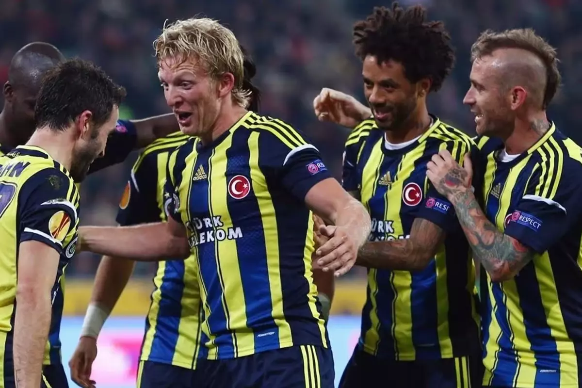 Fenerbahçe\'nin eski yıldızından taraftarı yıkan sözler