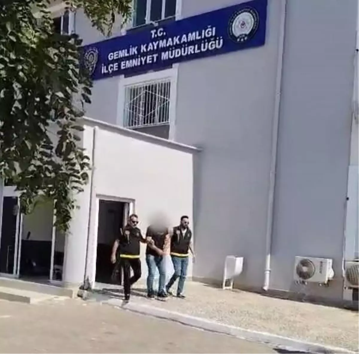 Gemlik\'te Aranan 25 Şahıs Yakalandı