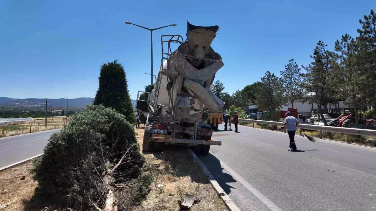 Kütahya\'da Mikser-Tır Kazası: 1 Yaralı
