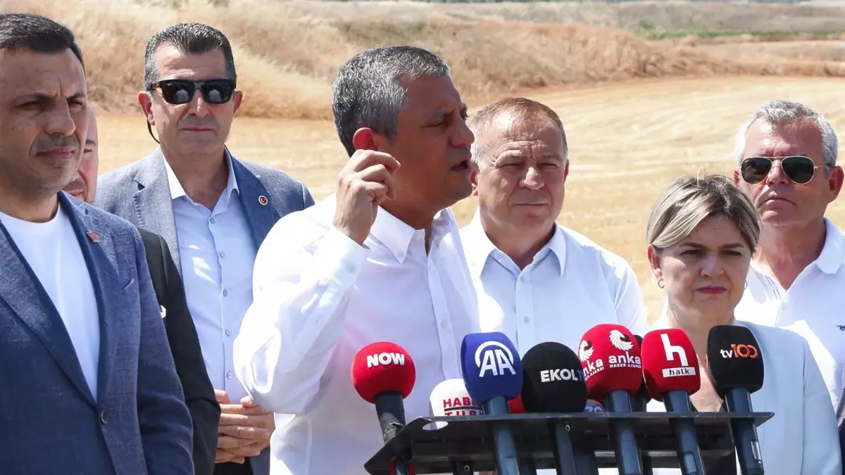CHP Genel Başkanı Özgür Özel, Ekrem İmamoğlu\'nu Silivri Cezaevi\'nde Ziyaret Etti