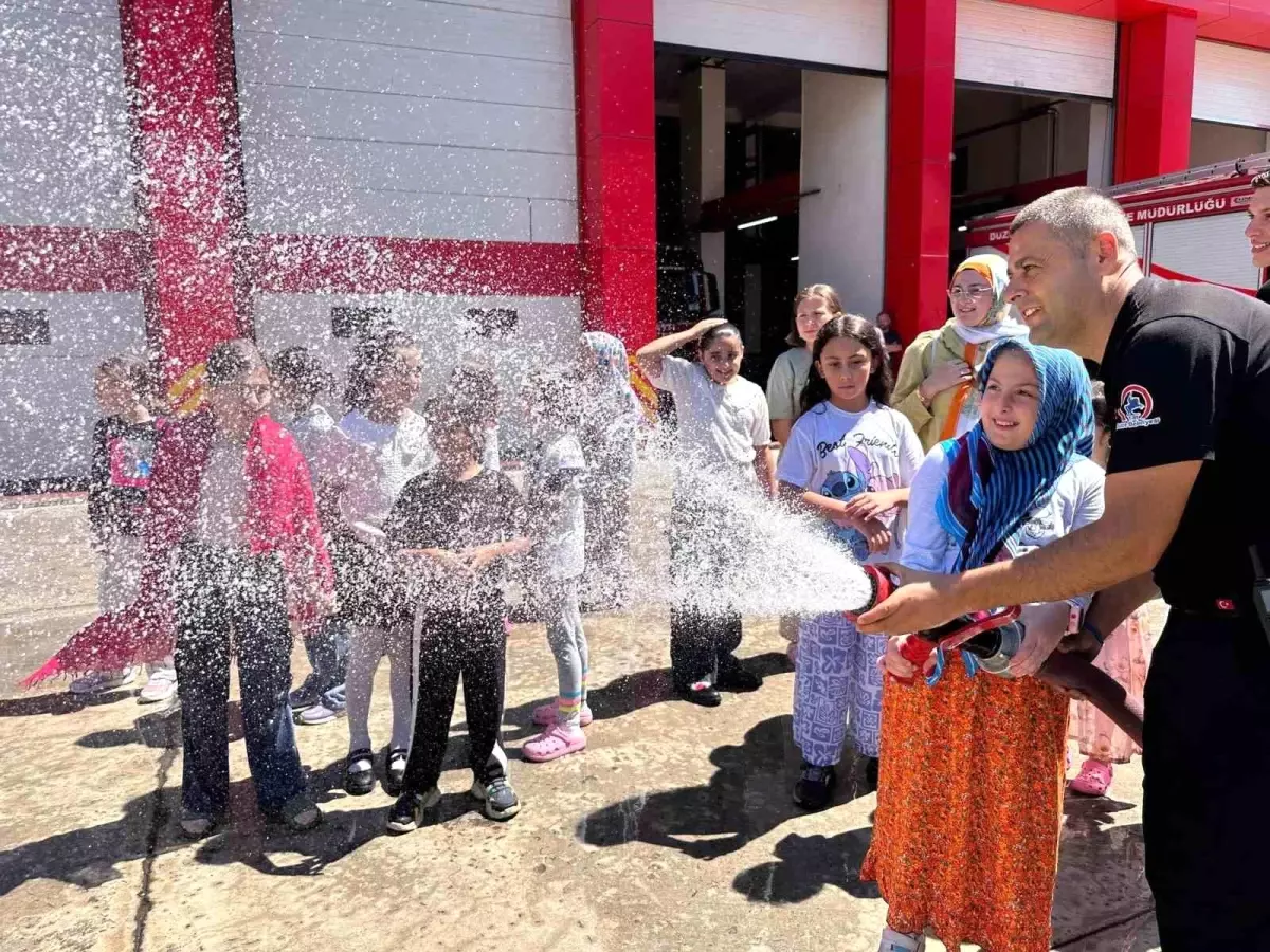 Düzce İtfaiyesi, Gençlere Eğlenceli Yangın Söndürme Eğitimi Verdi