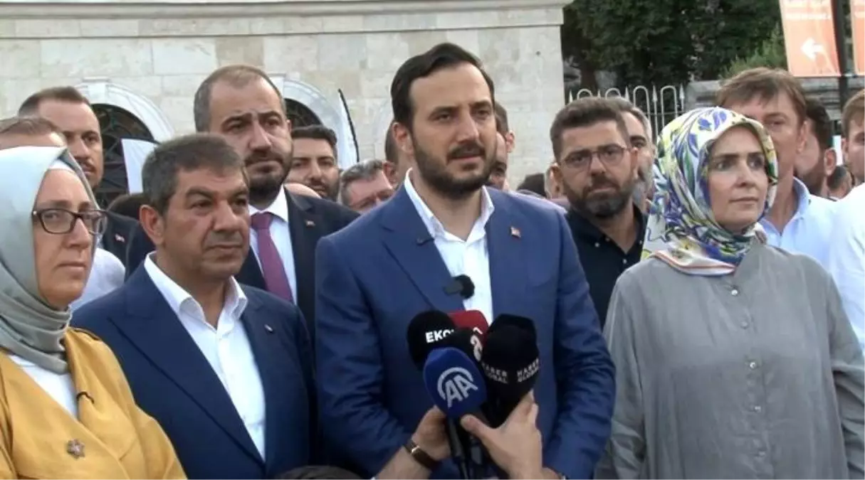 Ayasofya\'nın ibadete açılışının 5. yılı için sabah namazı programı düzenlendi.