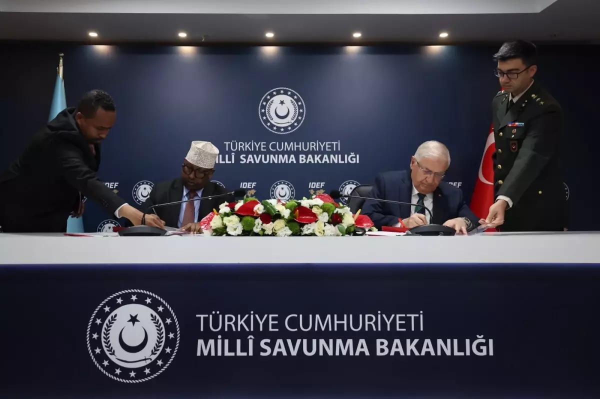 Yaşar Güler, IDEF 2025\'te Irak ve Somali Bakanlarıyla Görüştü