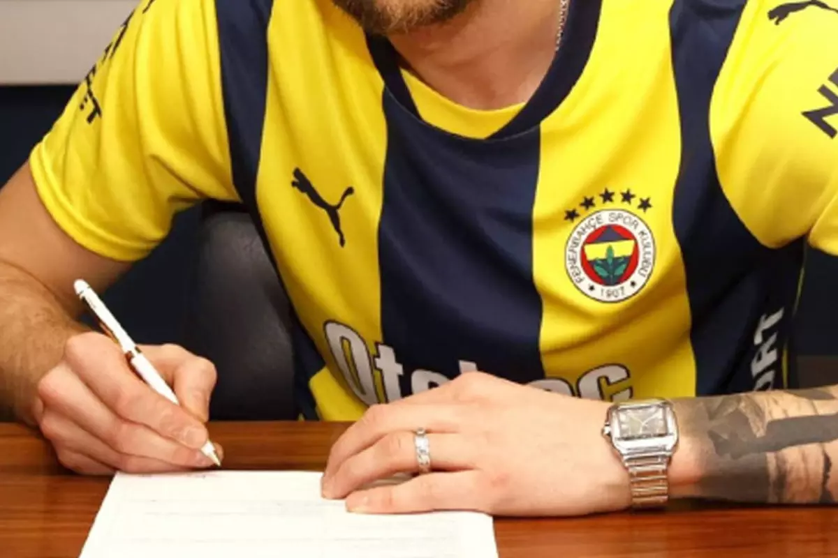 \'\'Fenerbahçe\'ye gidiyorum\'\' diyen yıldız futbolcu evsiz kaldı