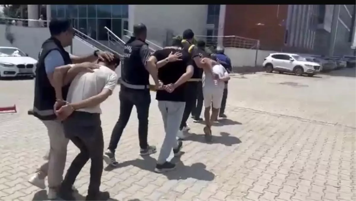 İskenderun\'da 4 Aranan Şahıs Yakalandı