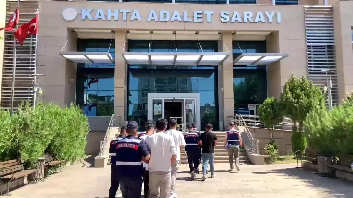 Adıyaman\'da Uyuşturucu Operasyonu: 4 Tutuklama