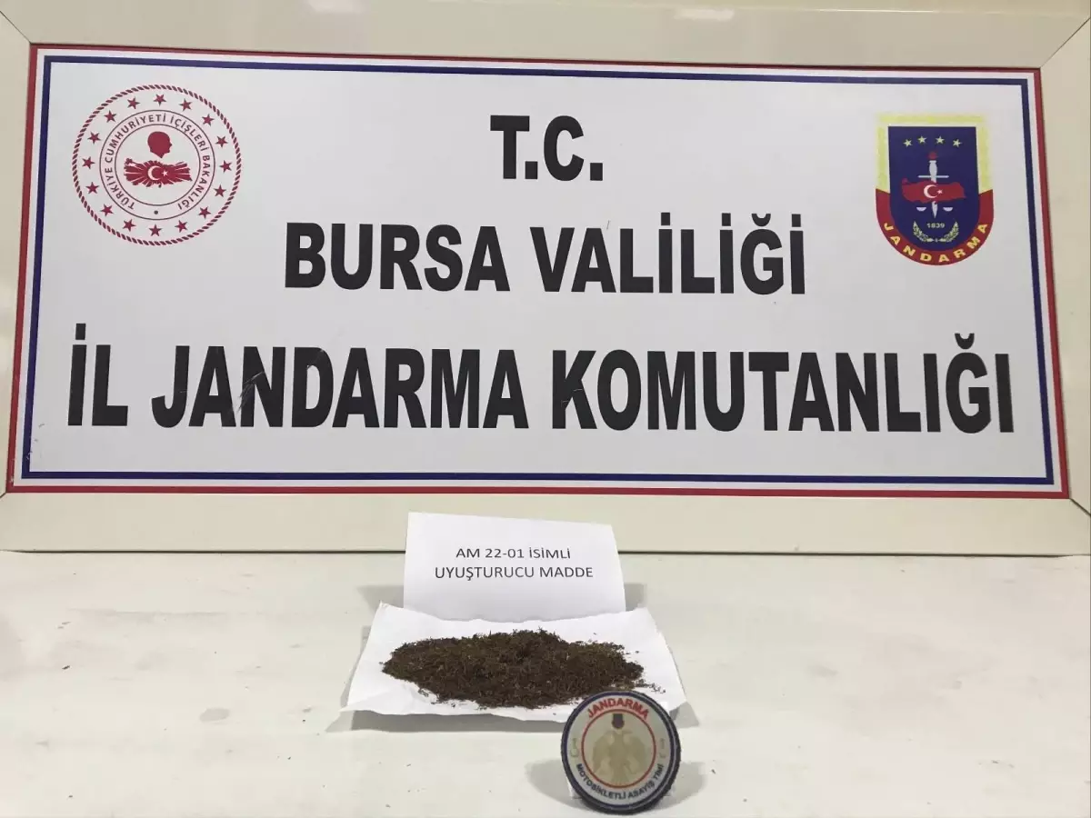 İnegöl\'de Uyuşturucu Ticareti Yapan Genç Yakalandı