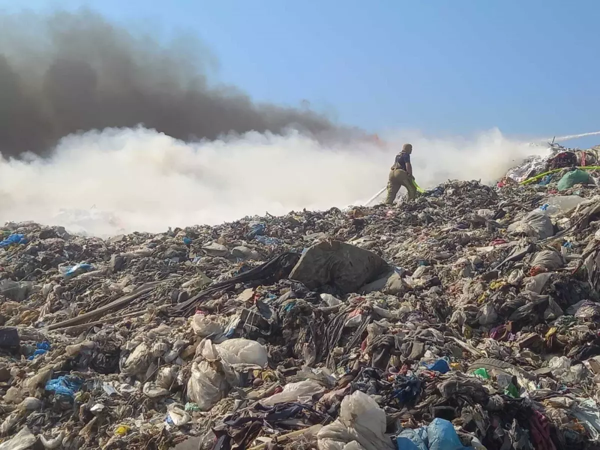 Silivri\'de Çöp Dökümünde Yangın