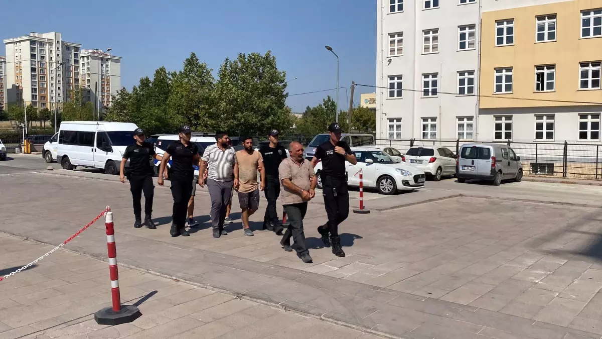 Çorlu\'da İnşaat İşçileri Arasında Kavga: 3 Yaralı