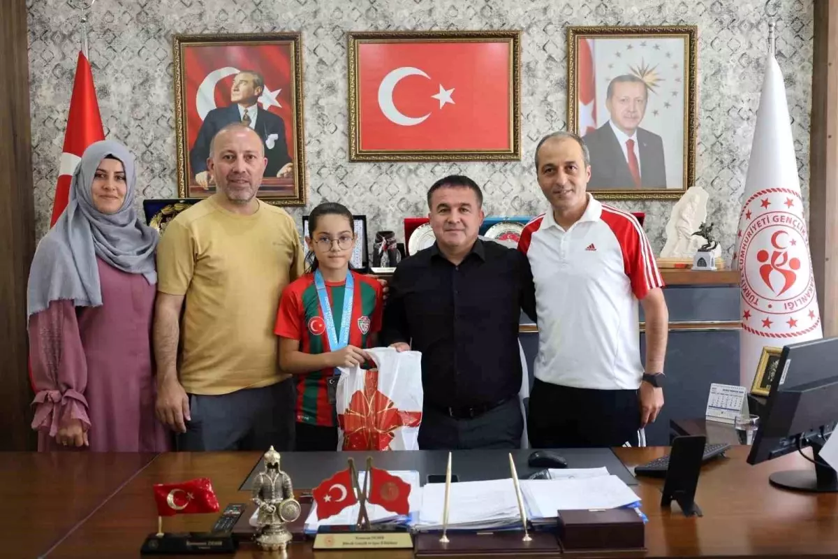 Zümra Ağdağ Türkiye İkincisi Oldu