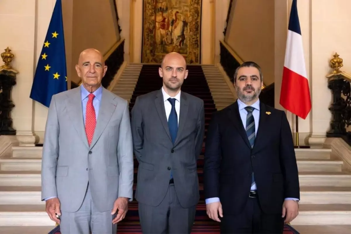 Paris\'te Suriye Üzerine Üçlü Görüşme