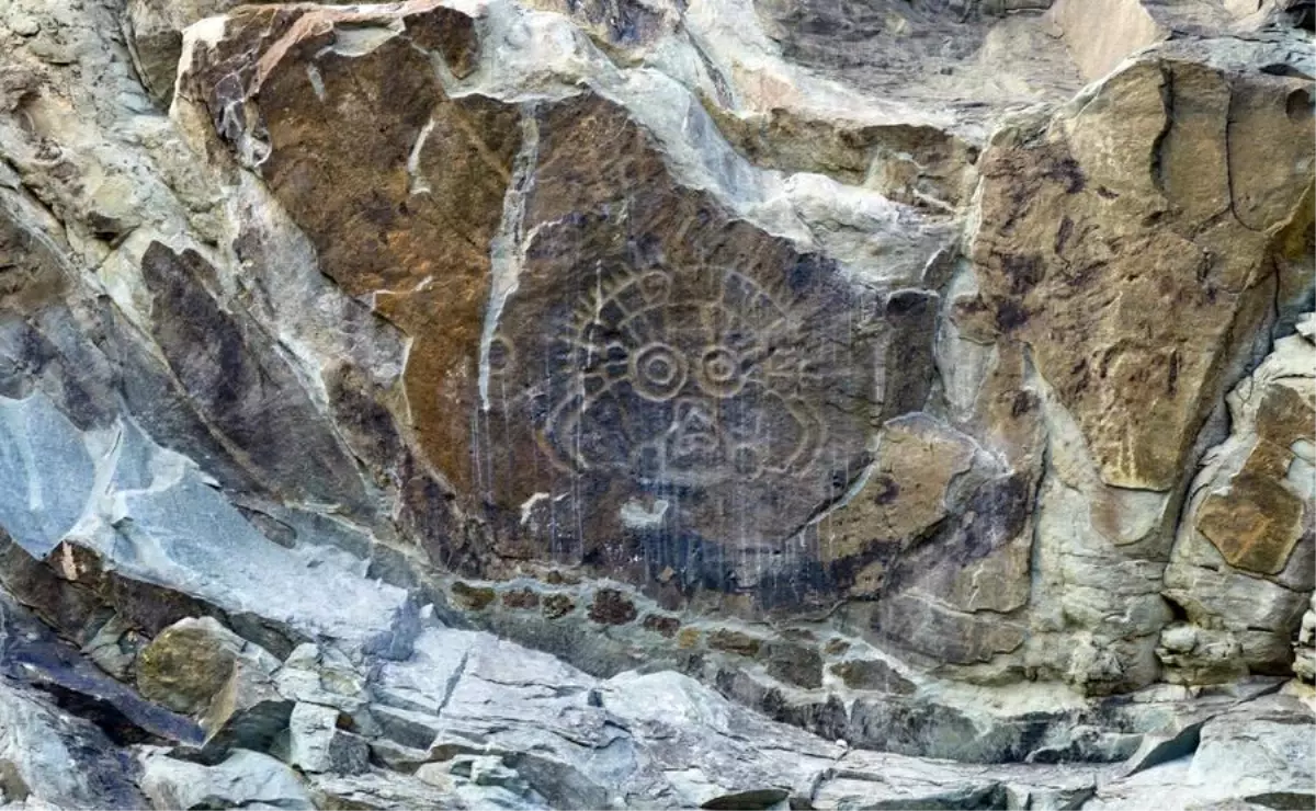 Helan Dağı\'ndaki Antik Kaya Resimleri