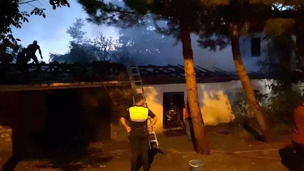Safranbolu\'da Tarihi Konağın Yanındaki Müştemilatta Yangın Çıktı