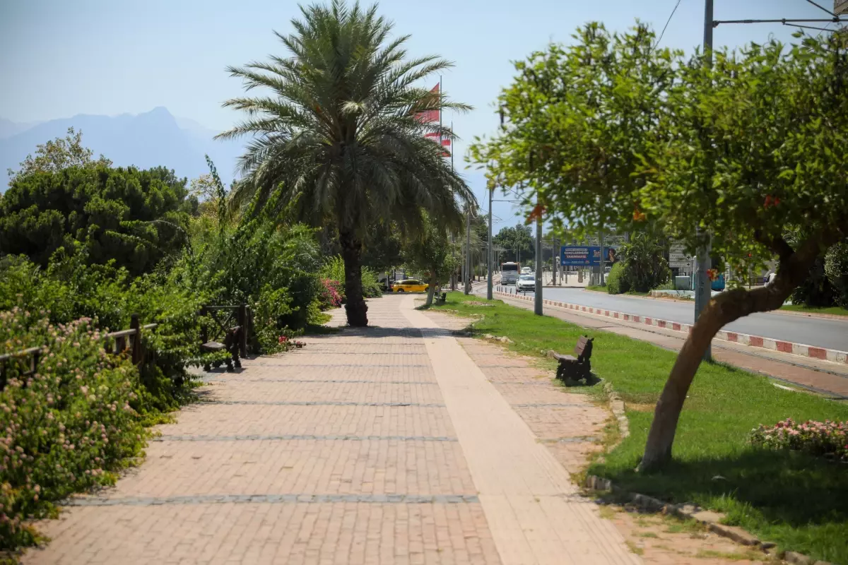 Antalya\'da 95 Yılın Temmuz Sıcaklık Rekoru Kırıldı