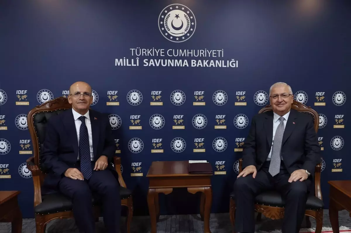 Bakanlar IDEF 2025\'te Buluştu