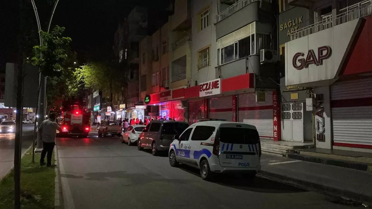 Batman\'da Çatı Yangını ve Patlama