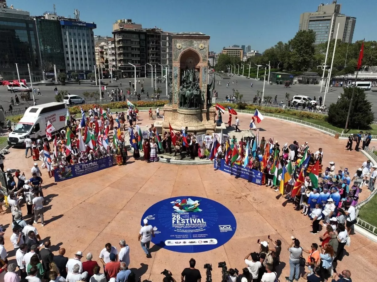 26. Uluslararası İstanbul Büyükçekmece Kültür ve Sanat Festivali Taksim\'de Başladı