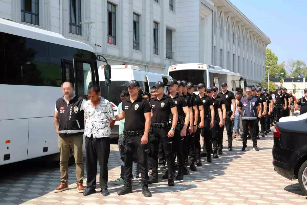 İzmit\'te aile kavgası: 14 tutuklama