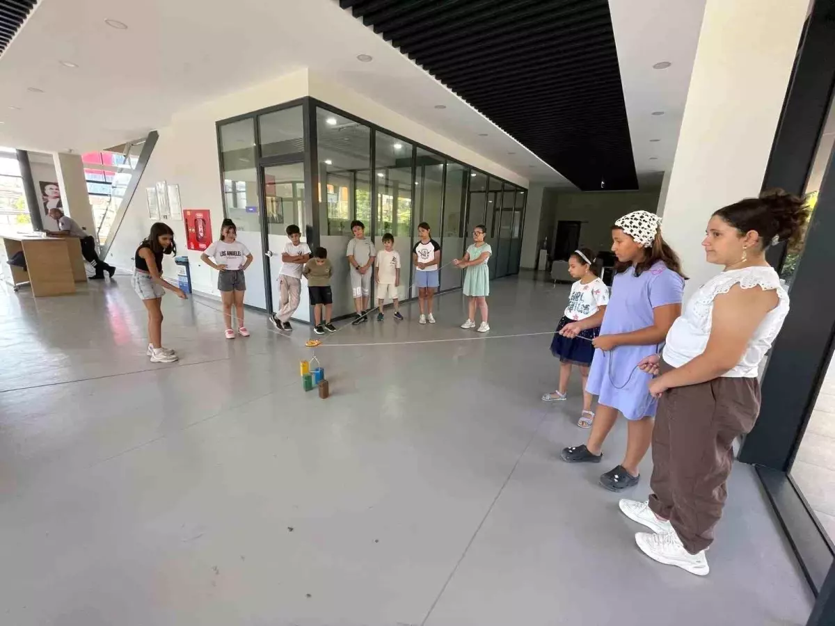 Esenyurt Belediyesi Çocuk Üniversitesi\'nde Yaz Eğitimleri Devam Ediyor
