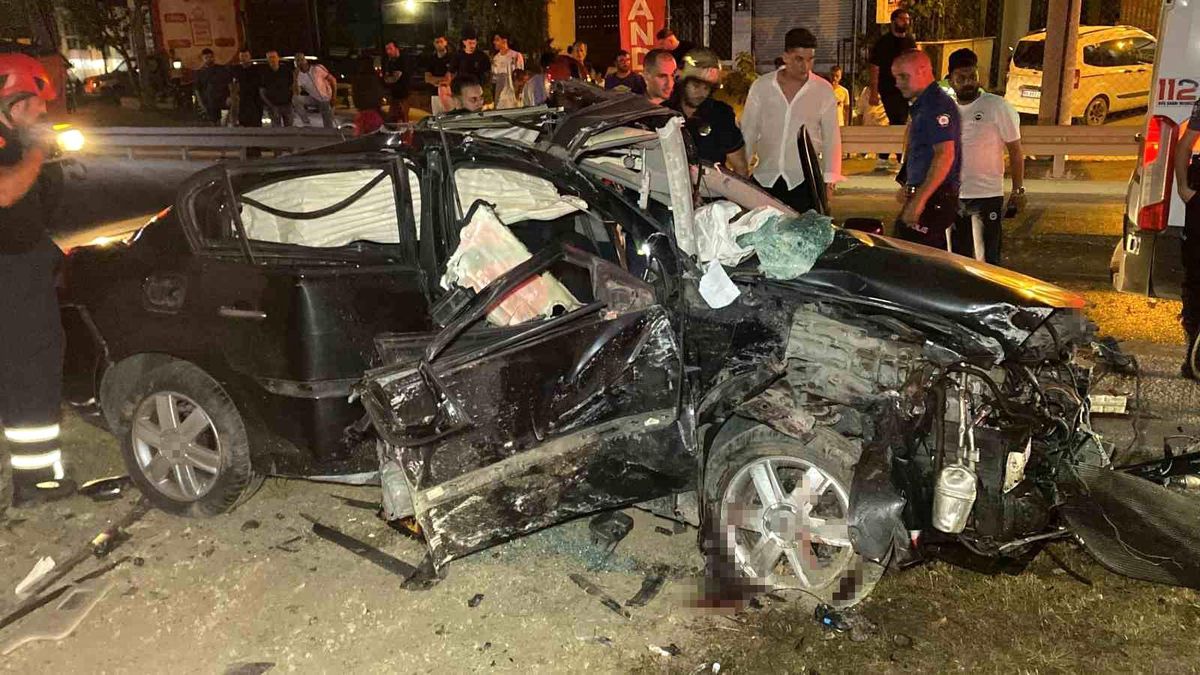 İzmit\'te Trafik Kazası: Sürücü Hayatını Kaybetti