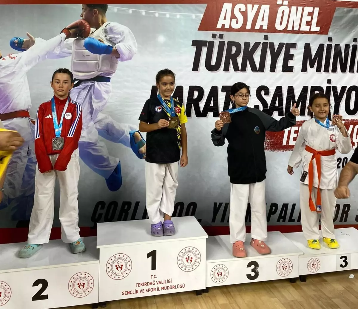 Düzceli Karateciler Şampiyonada Madalya Kazandı