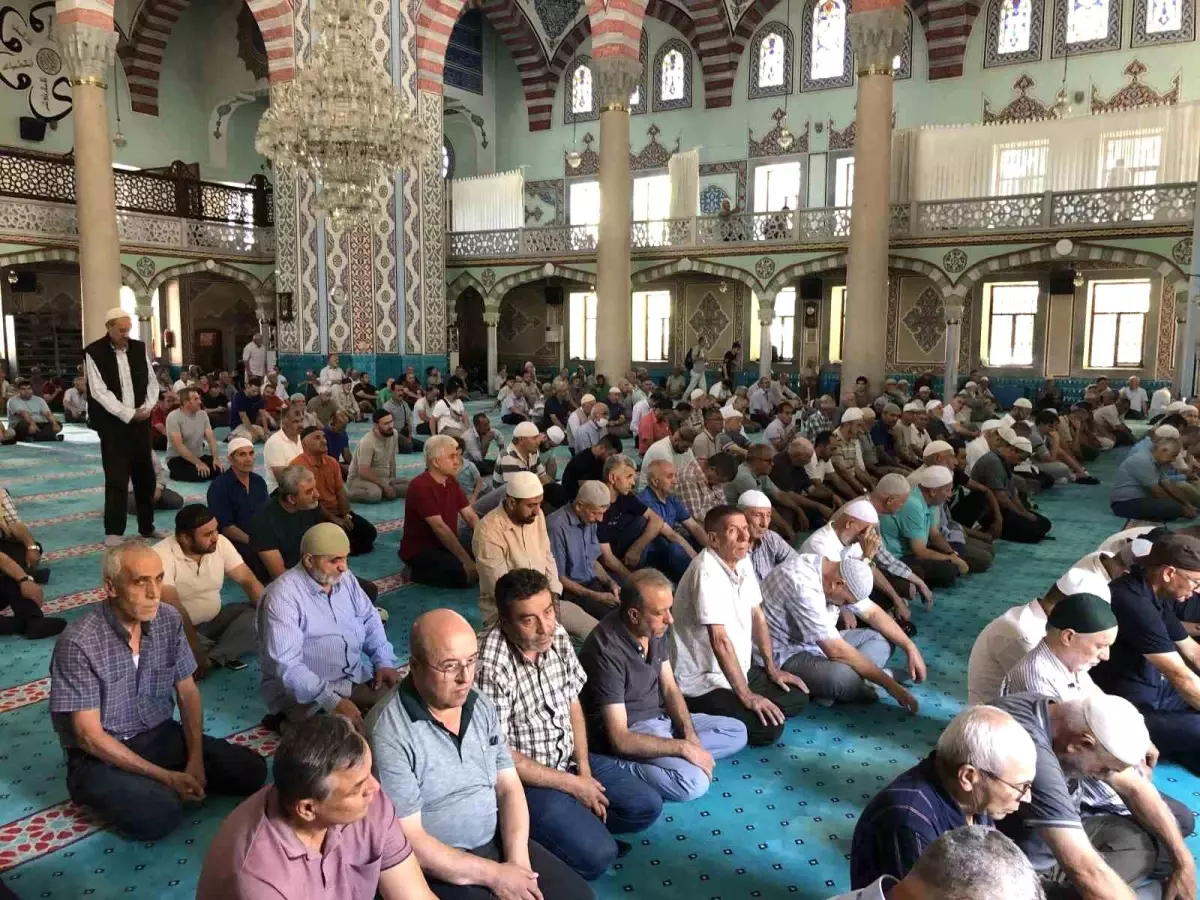 Reşadiye Camii\'nde şehitler için program düzenlendi