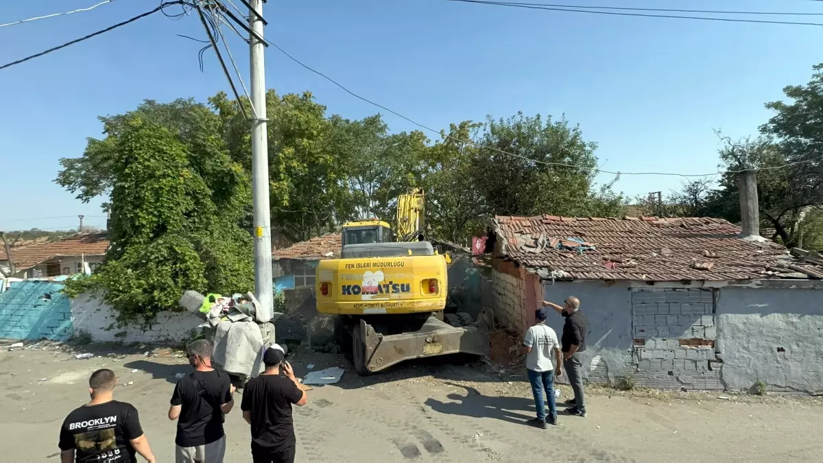 Çorlu\'da Uyuşturucu Binaları Yıkıldı
