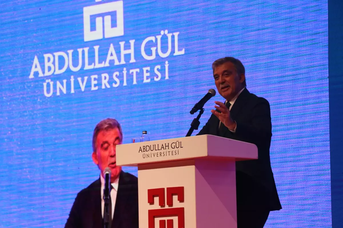 Abdullah Gül\'den Mezuniyet Töreninde Uyarılar