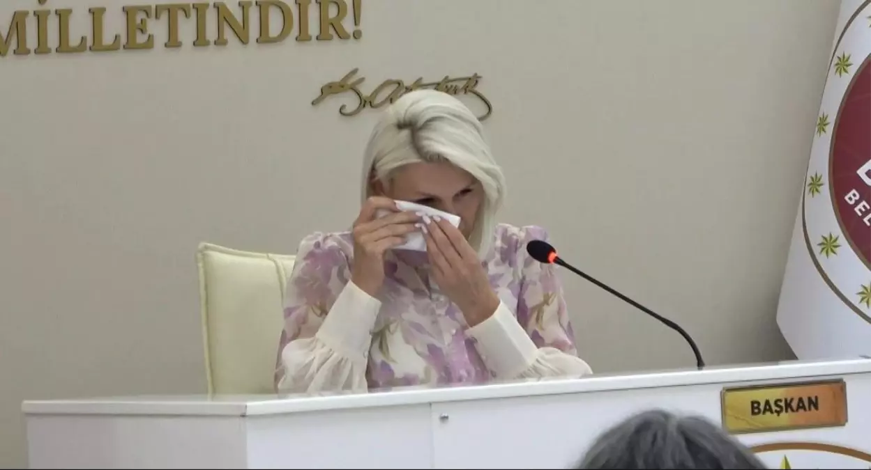 AK Parti ve MHP\'nin desteğini alan Bilecik Belediye Başkanı gözyaşlarını tutamadı