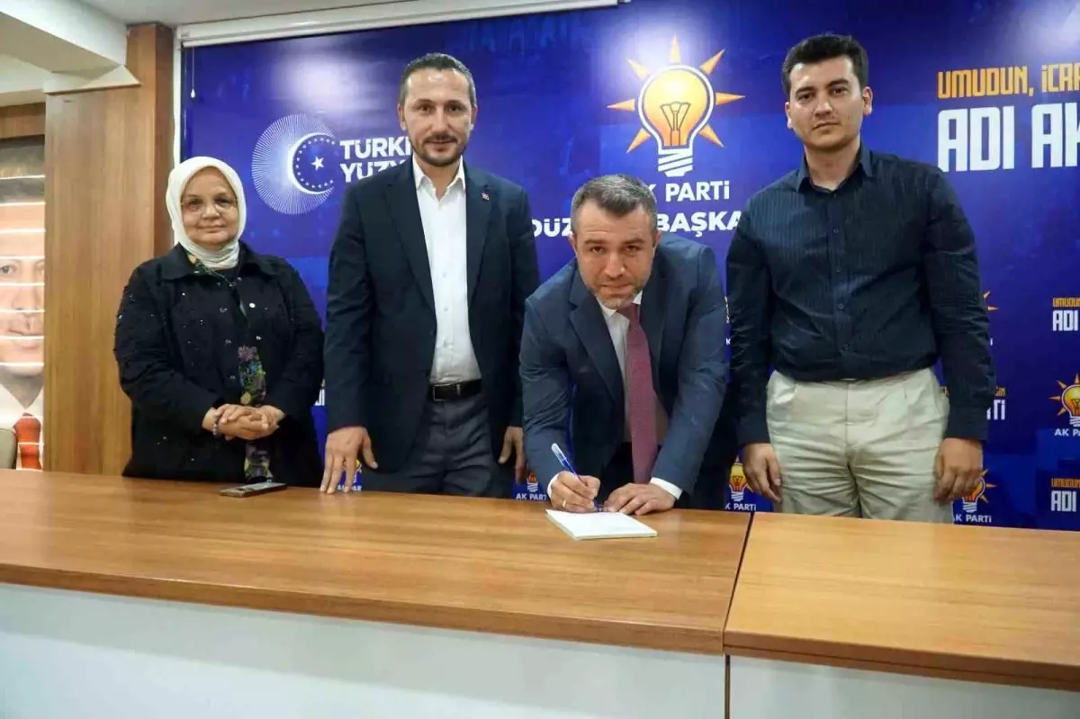 Uğur Gürsoy, Yeniden Refah Partisi\'nden İstifa Edip AK Parti\'ye Katıldı